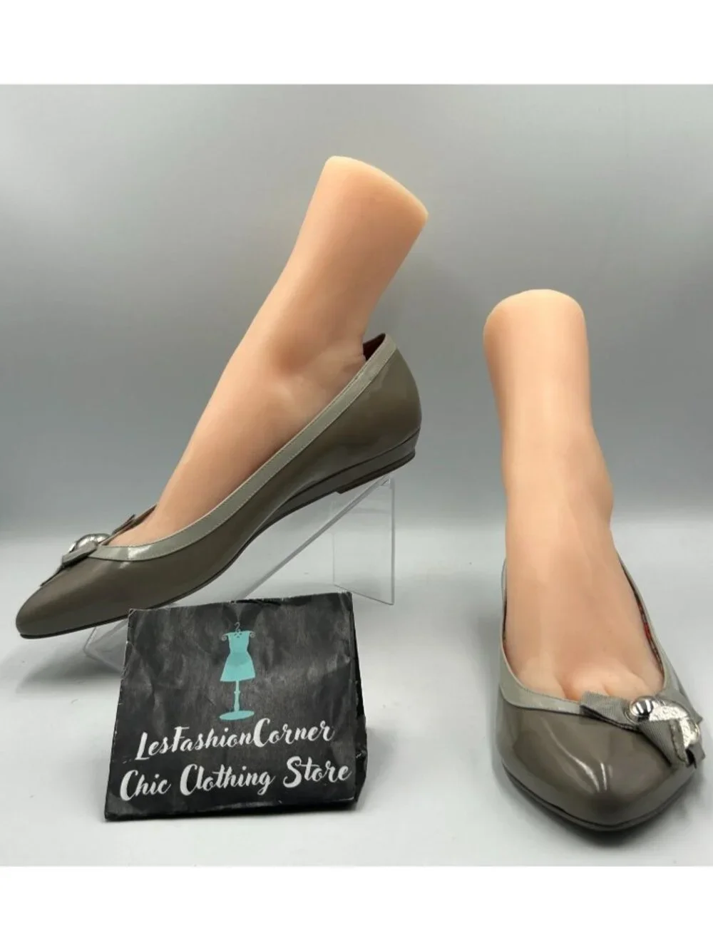 NWOB Coach Women's Gray Patent Leather Trina Button Bow Ballets Flats Sz 10 3368 - Picture 1 of 16